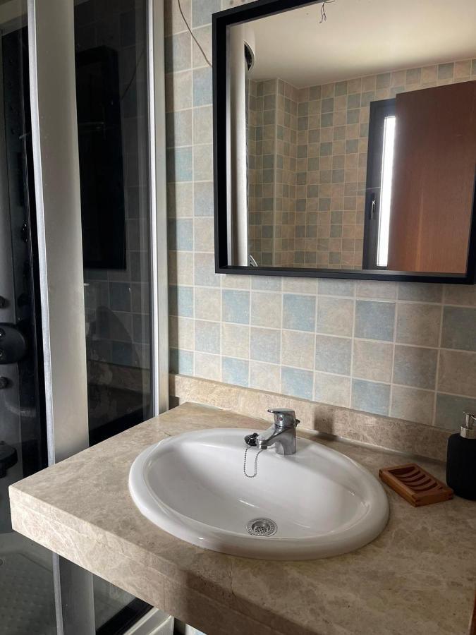 Stelarium-Suite Con Bano Privado En Casa Compartida-Uebica2 Mairena del Aljarafe Buitenkant foto