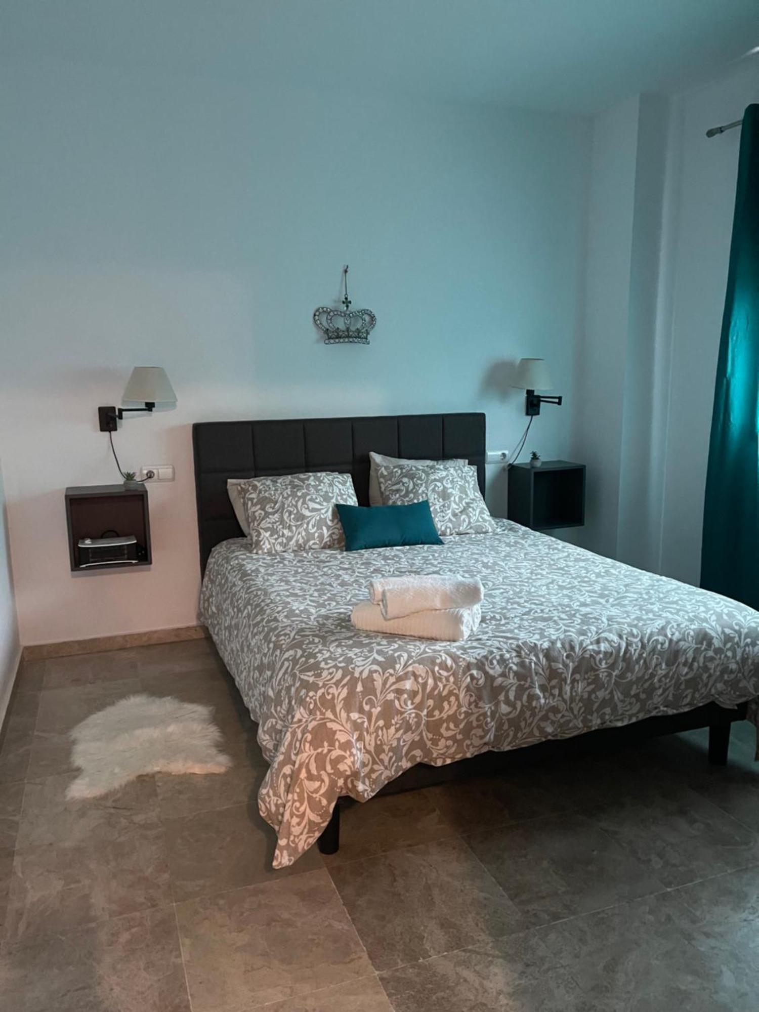 Stelarium-Suite Con Bano Privado En Casa Compartida-Uebica2 Mairena del Aljarafe Buitenkant foto