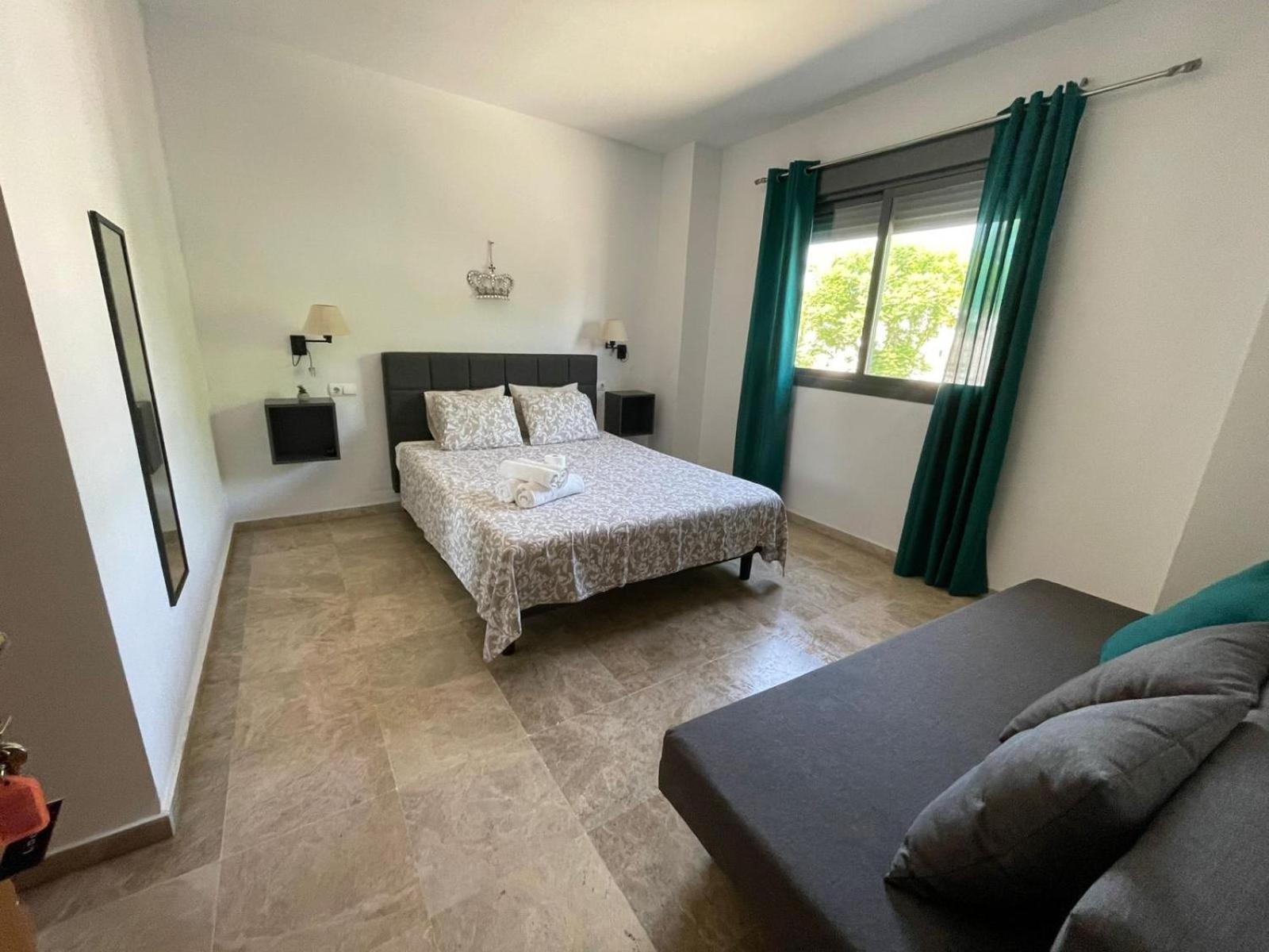 Stelarium-Suite Con Bano Privado En Casa Compartida-Uebica2 Mairena del Aljarafe Buitenkant foto
